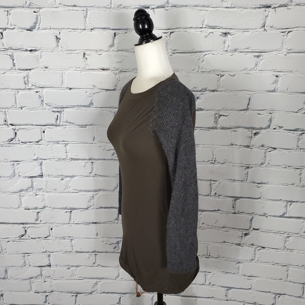 Brunello Cucinelli Brown Tee with Gray Knit Raglan Sleeves - Picture 2 of 9